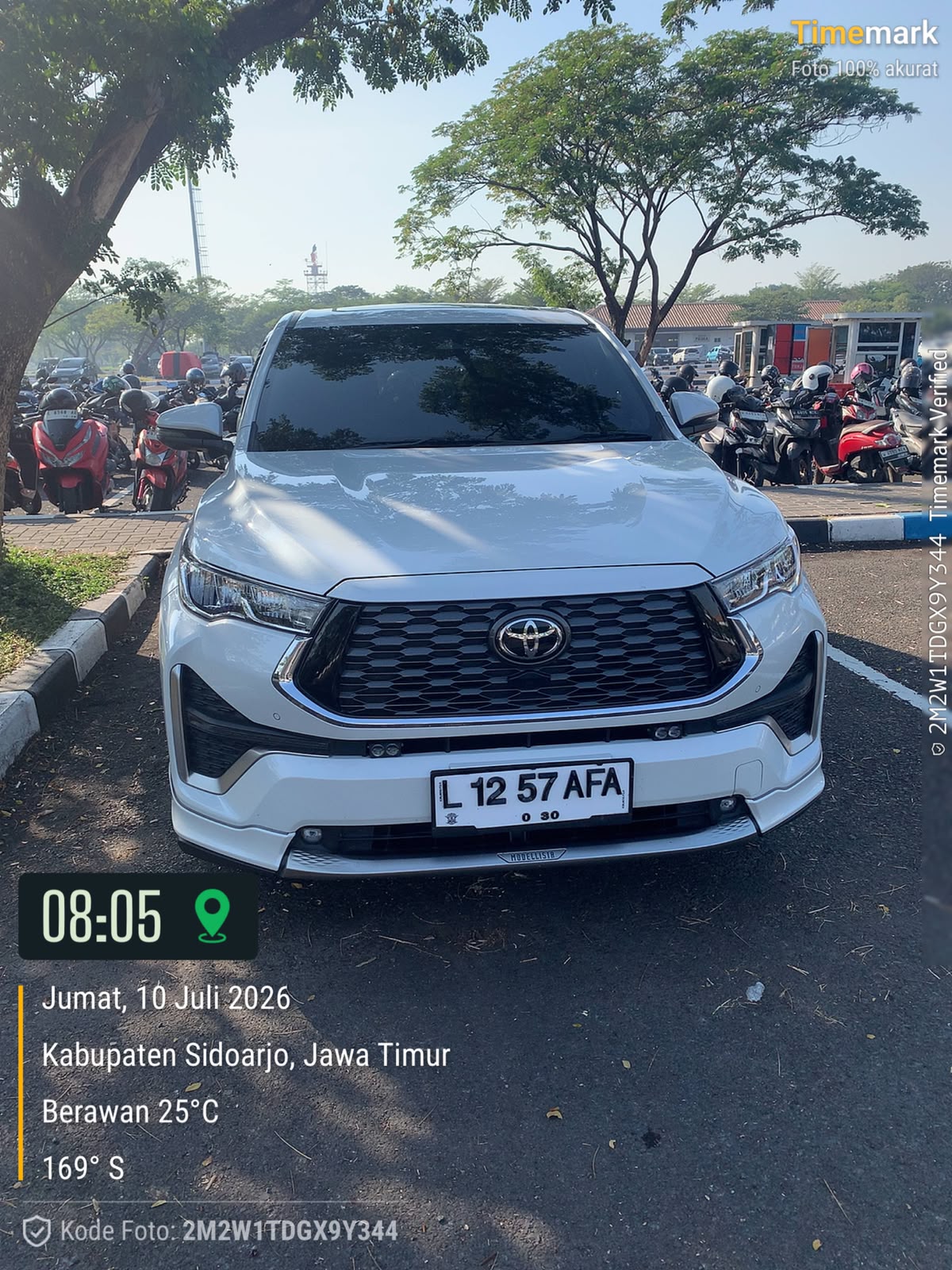 Toyota Innova Zenix Q Captain Seat — white unit from Opjar Auto Rent fleet